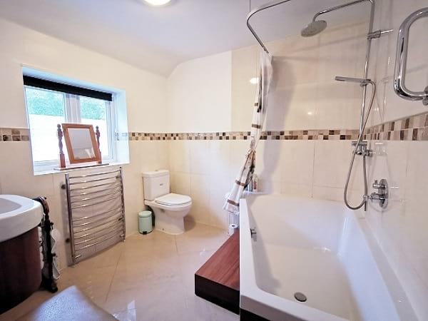 Double bath and shower en-suite, Devon