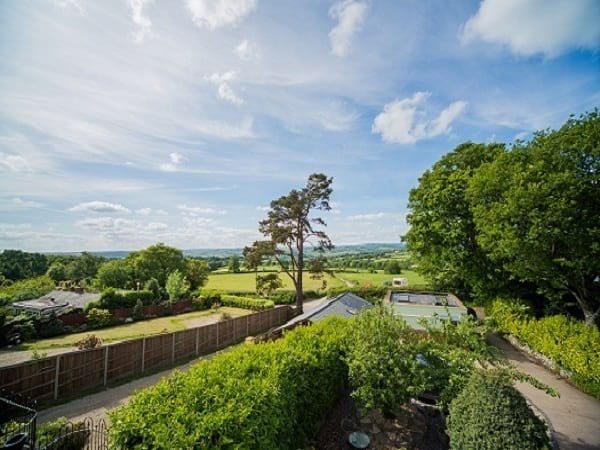 Axminster B&B with Stunning Axe-Valley Views